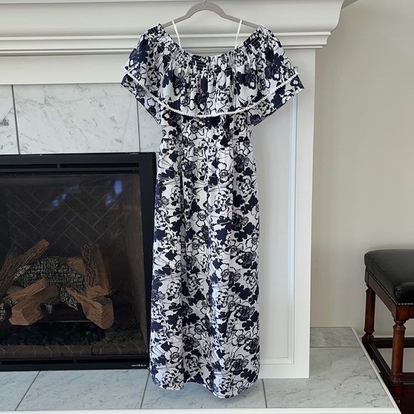 Chelsea28 Dresses & Skirts - NWOT Chelsea28 Dress